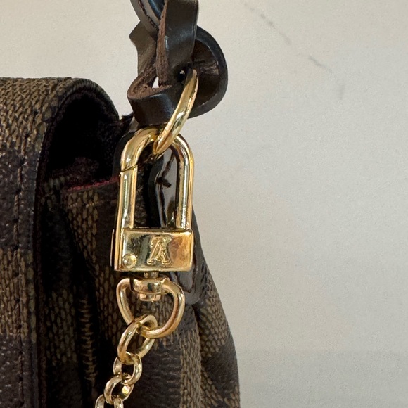 🤎  LOUIS VUITTON  POUCHETTE CHECKERED PATTERN SHOULDER BAG! - Picture 8 of 12